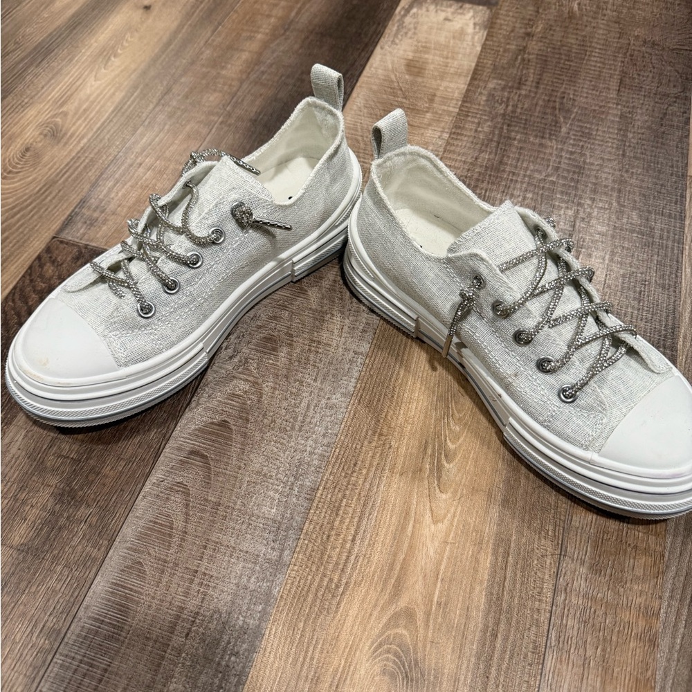 Stylish Women's Canvas Sneakers